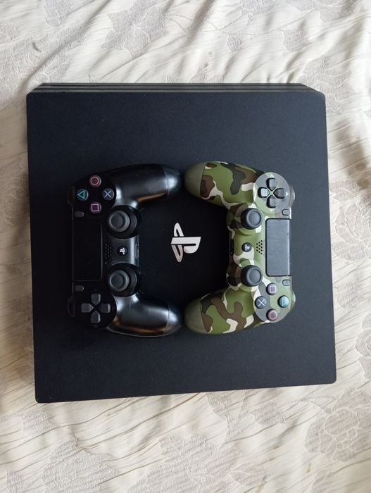 Ps4 com conta de fortnite com 200 skins!!! Loures • OLX Portugal