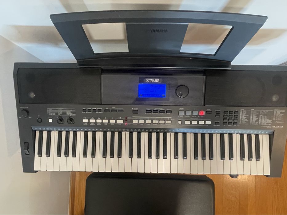 Yamaha PSR-E433 Completo | Banco + Suporte Regulável | Excelente Estado