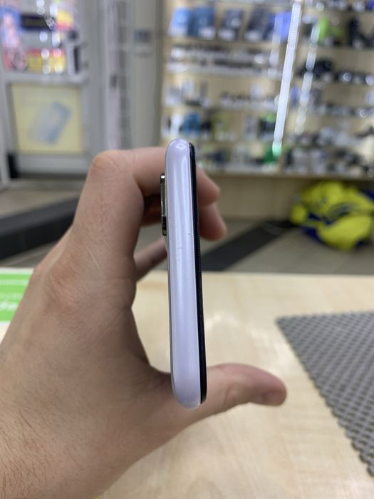 Телефон Oppo A72 4/128 gb, в гарному стані в комплекті зарядний прист!