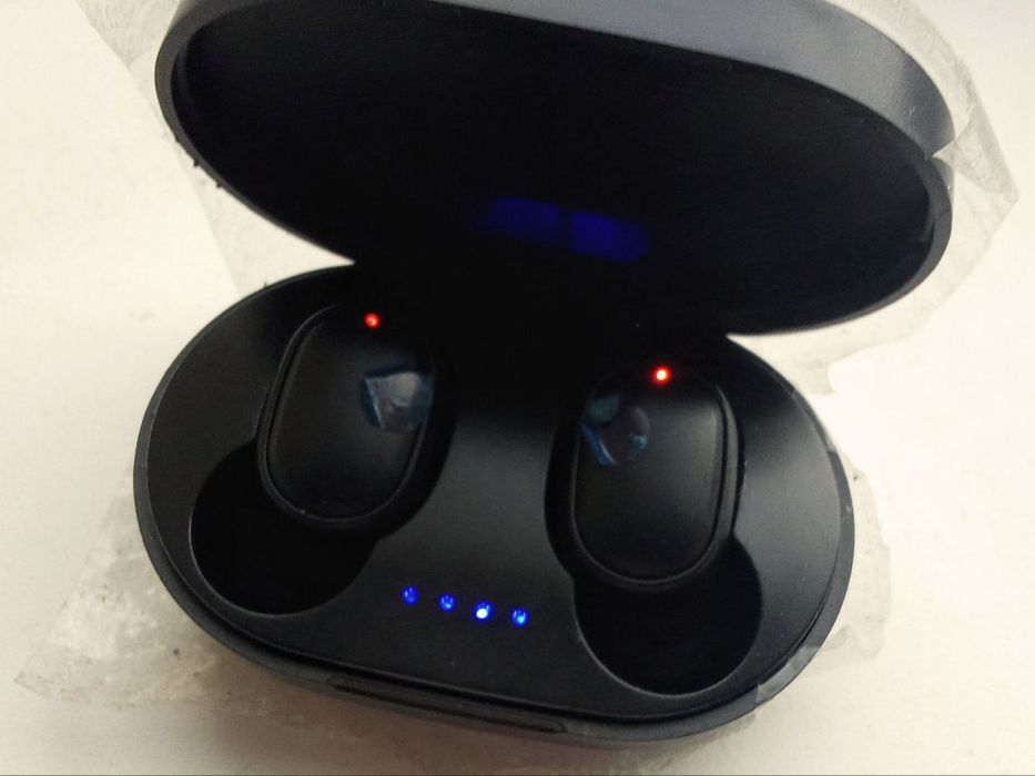 Продам новые Bluetooth наушники