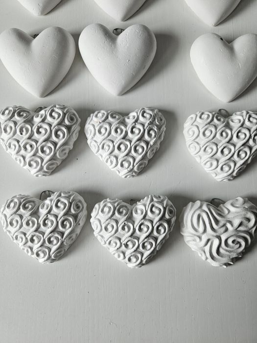 Gipsowe serca serduszka