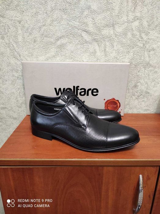 Чоловічі туфлі, напівчеревики.