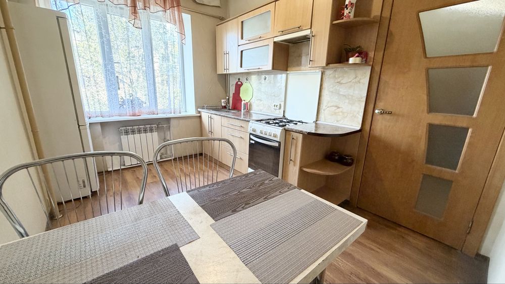 Продаж 2-кімн кв по вул. Богдана Хмельницького