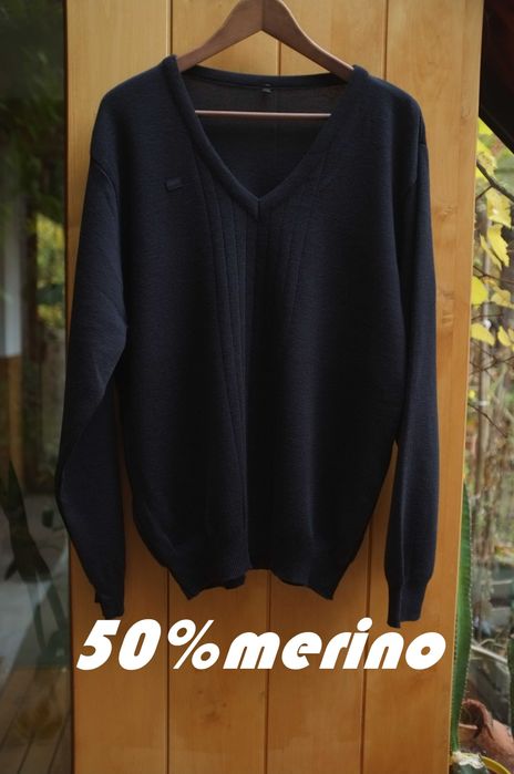wełniany granatowy elegancki sweter wełna merino klasyczny zimowy
