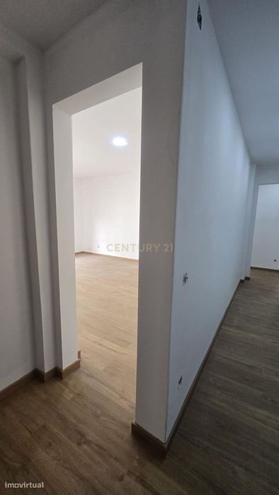 Apartamento T4 para Arrendamento – Bairro do Liceu, Setúbal Totalmente