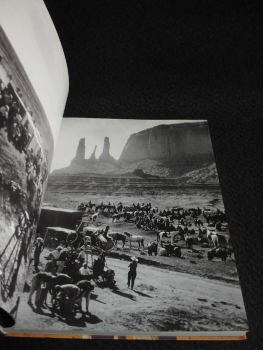 Livro John Ford A Filmografia Completa Capa dura Taschen