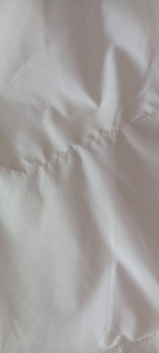 Kurtka pikowana kremowa z kapturem