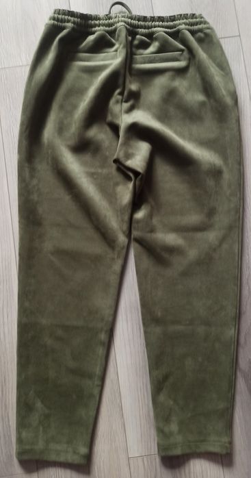 Nowe spodnie khaki, gumka w pasie