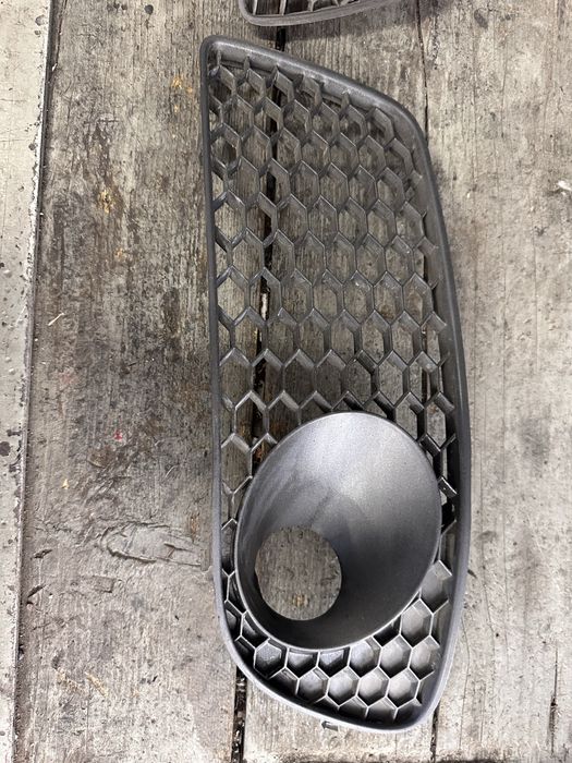 Kratka zderzaka halogenu leon cupra 1m