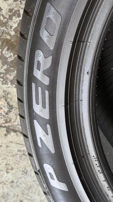 Pneus 315/35r21 Pirelli PZero* com 90% de piso