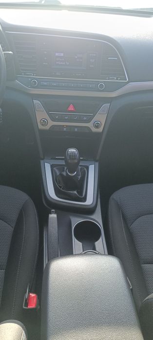 Hyundai elantra  1.6 газ бенз