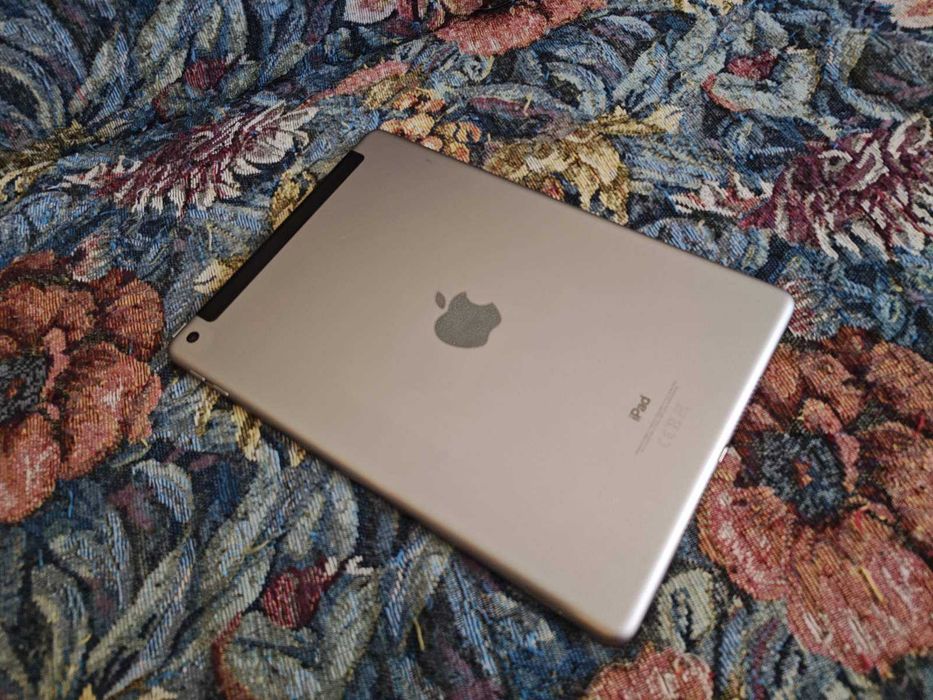iPad Wi-Fi Cellular 32GB Space Grey (MR6N2RK/A)