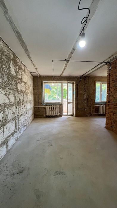 Продаж двокімнатної квартири на ближньому замості