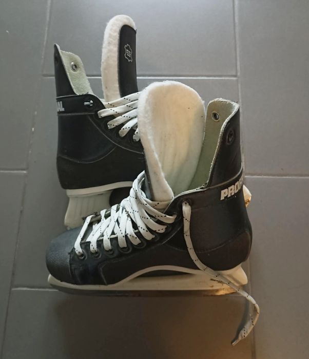 Łyżwy hokejowe r 37