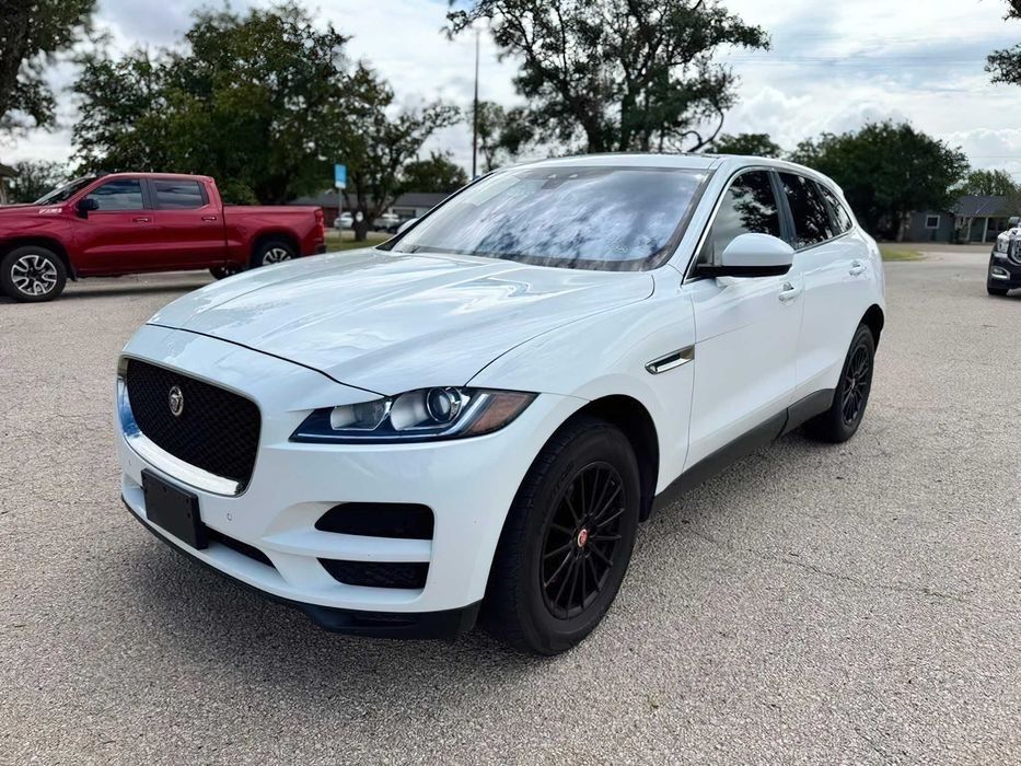 Jaguar F-PACE      2020