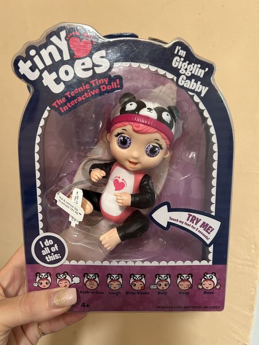 Інтерактивна лялька Tiny Toes Габбі Панда
Tiny Toes