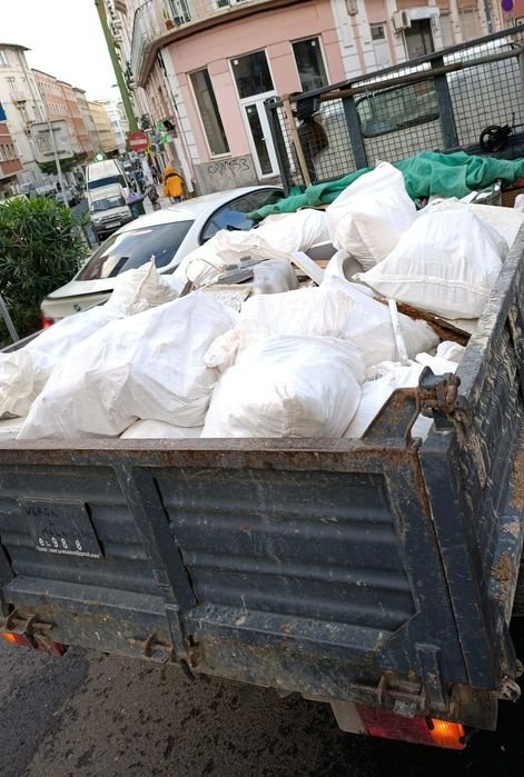 CARRINHAS com e sem ajudantes p/carregar entulho e todo o tipo de lixo
