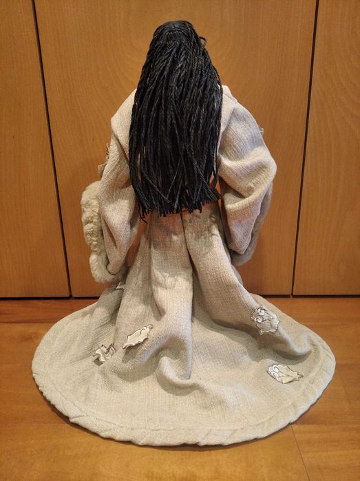 Figura artesanal de nómada do Tibete, de Paulette Cui