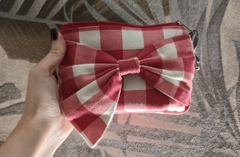 Косметичка нова.