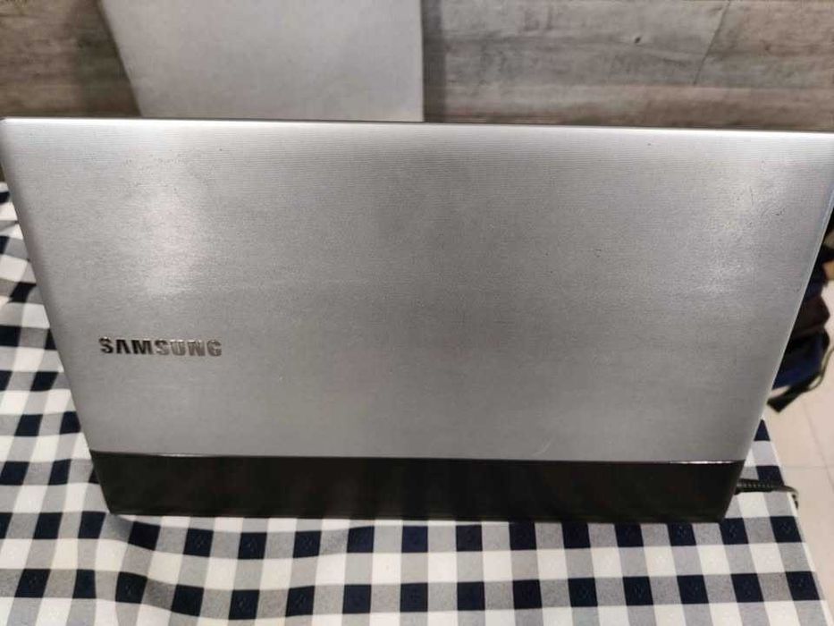 Samsung NP300E5A-S06PT | i3 | 6GB RAM | SSD 240GB | Sem bateria