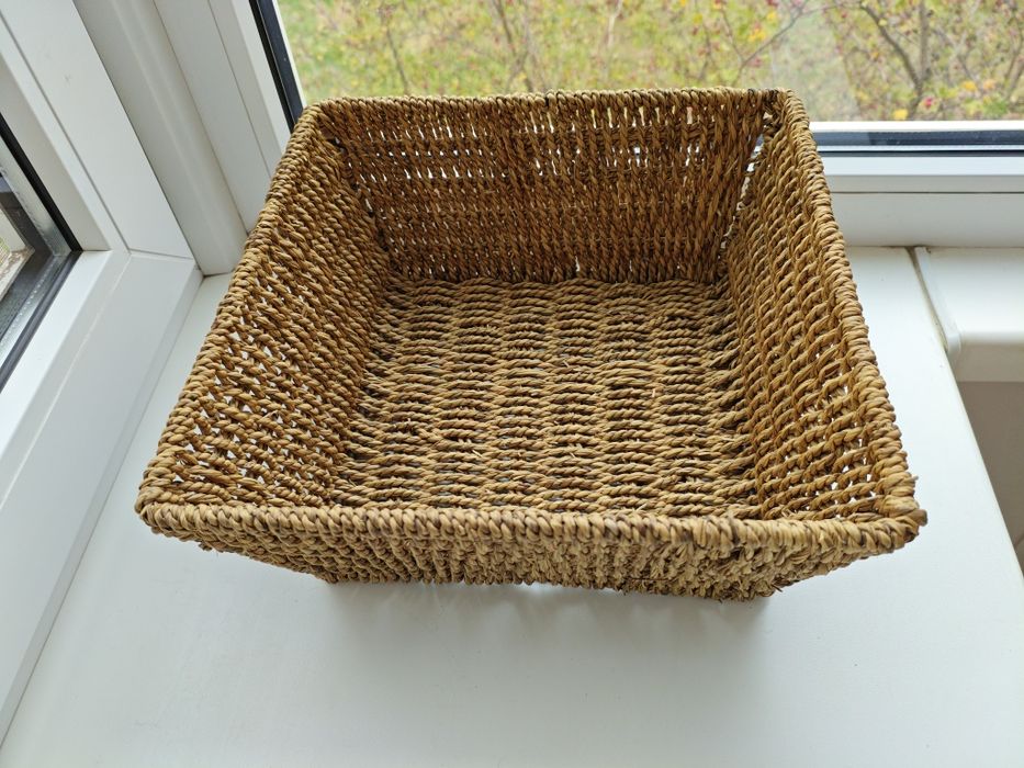 Кошик прямокутний плетений 290 × 290 × 120 мм