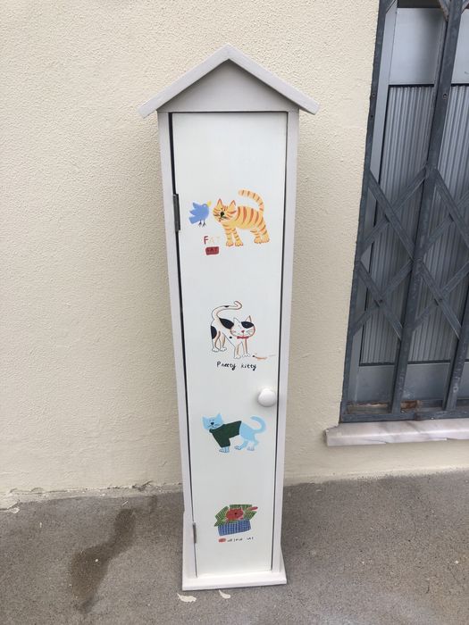 Movel com parteleiras