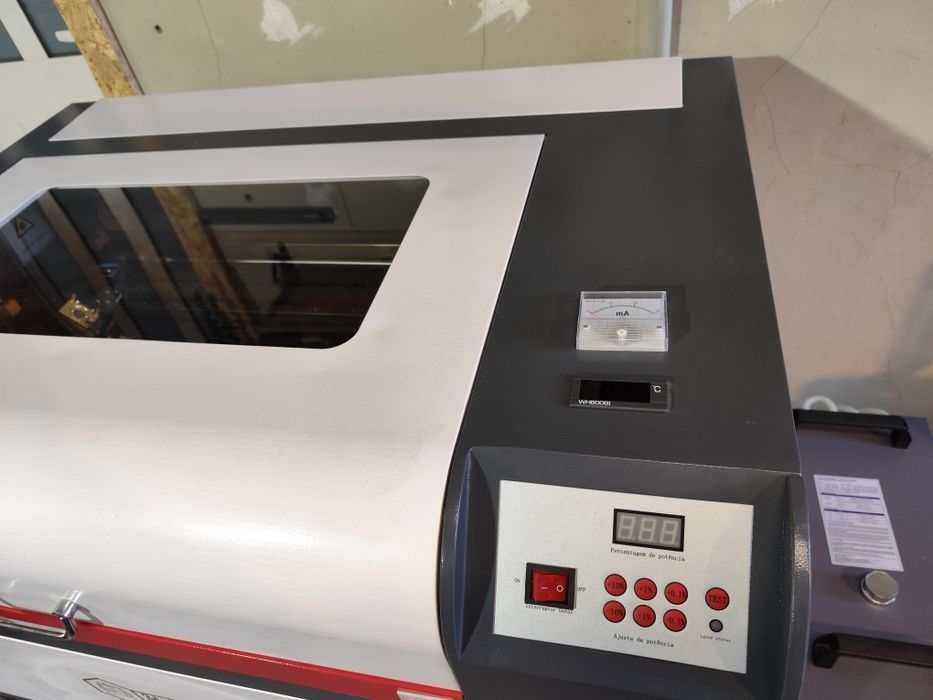 Máquina co2 gravação e corte  laser 5mm 600 x 400