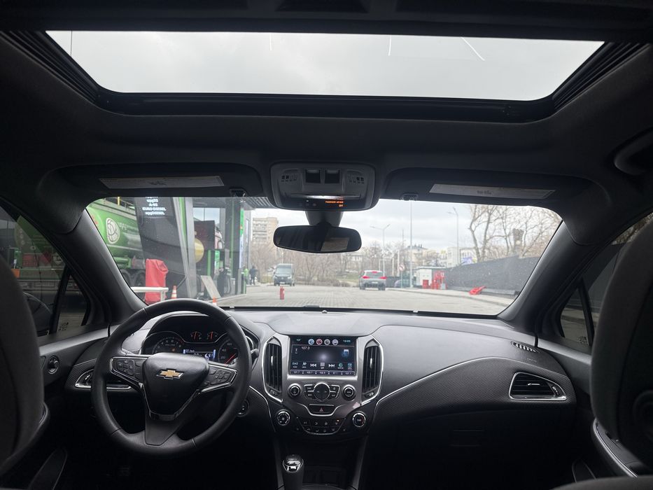 Автомобиль Шевроле Круз