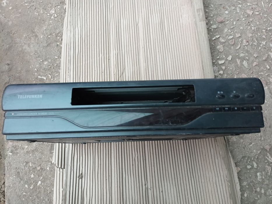 Ретро відеомагнітофон telefunken m9020