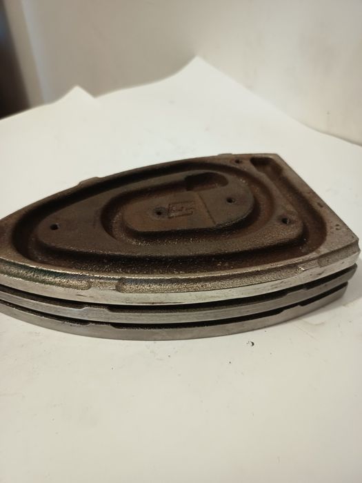 Подошва чугунная утюга