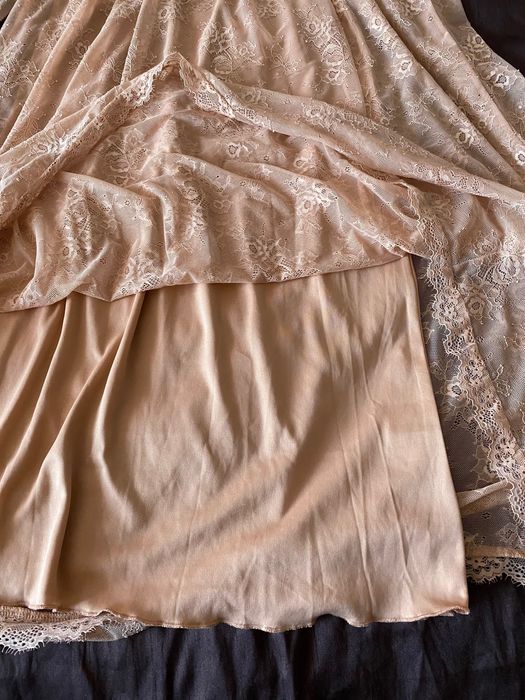 Святкова ніжна сукня