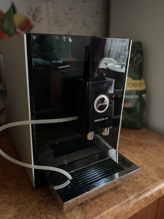 Кавоварка, кавомашина Jura A9