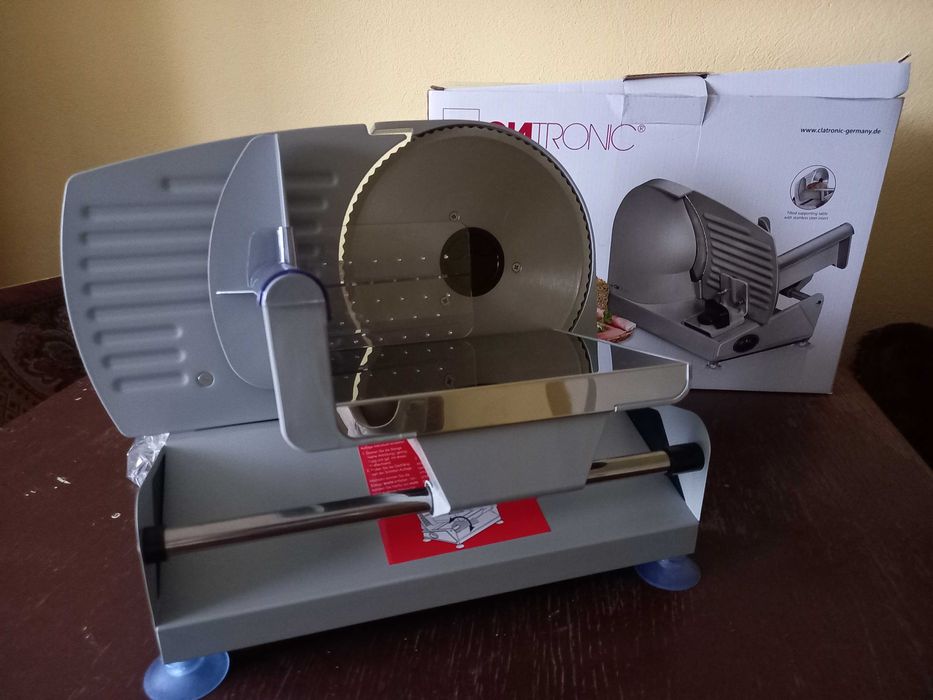 Krajalnica do mies i pieczywa. Nowa, Clatronic