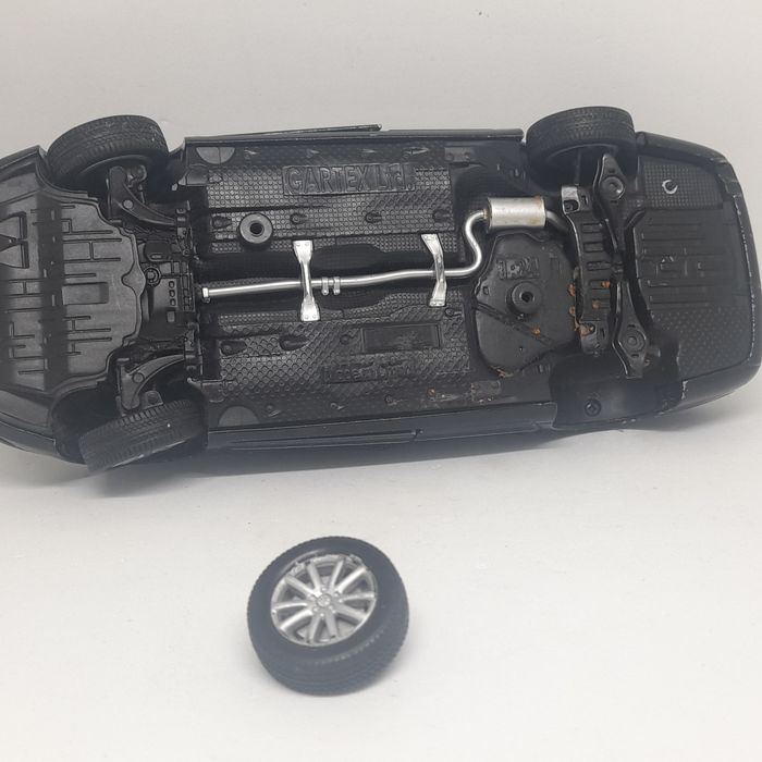 Volkswagen Passat B6 skala 1:24 złom modelarski tuning gartex