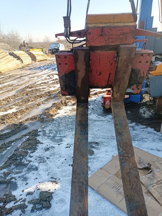 Widły hydrauliczne przesuwne na karetę widlaka 120cm.