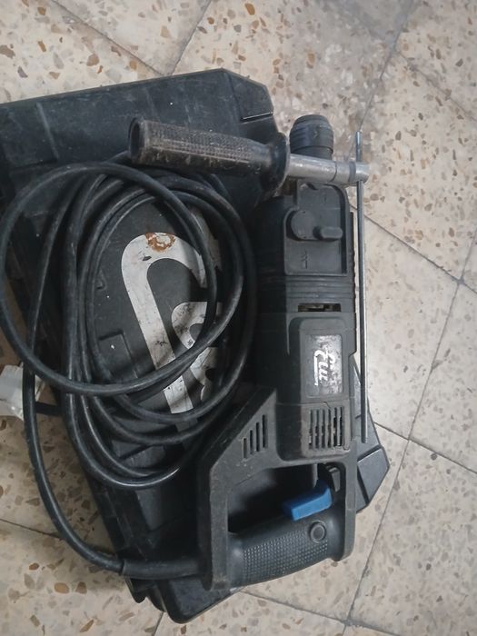 Máquina pneumática Elu 800 w.