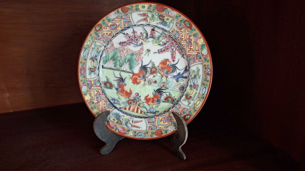 Hand-painted decorative plate445293863455969280