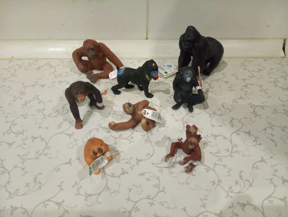 Фігурки та ферми schleich