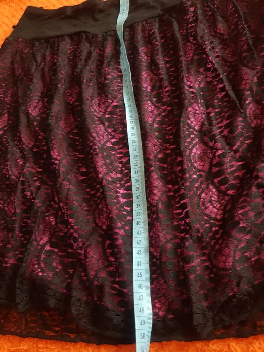 Spódniczka z czarnej koronki