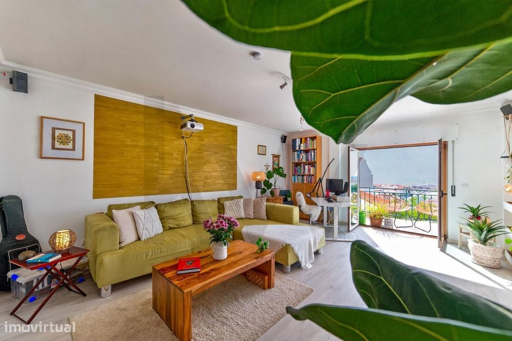 Excelente Apartamento T2 com Vista Mar e Estacionamento – Ericeira