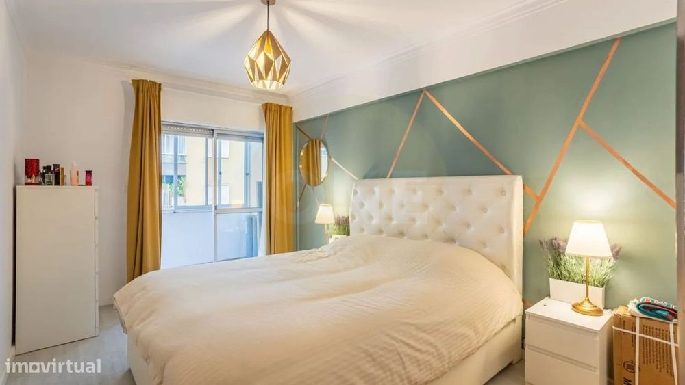 Apartamento T2 Renovado | Casal de São Brás, Amadora