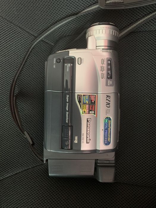 Видеокамера Panasonic NV-RZ 10 плюс сумка
