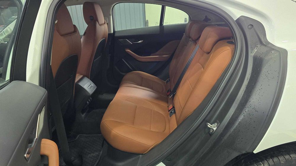 Jaguar I-Pace EV400 AWD  -  Salvado