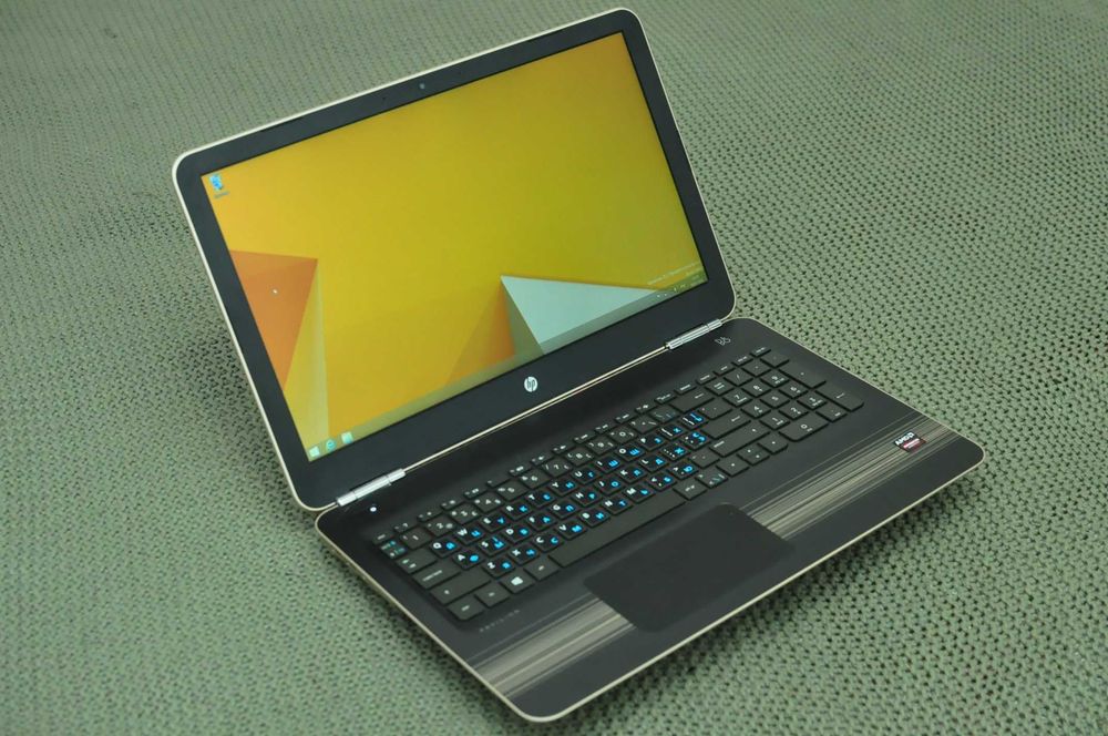 Игровой ноутбук HP 15  (AMD A10/16Gb/256Gb/ radeon-2Gb)