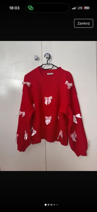 świąteczny sweter czerwony w kokardki