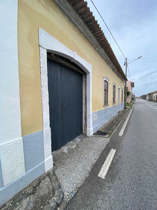 T1 para Arrendamento Mira Disponível em Março Inclui Despesas