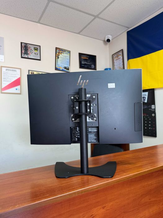 Моноблок HP EliteOne 800 G3·i5-6500U·8GB·SSD 512·24"Full HD IPS·УЦІНКА·безрамковий·стильний·для роботи,офісних завдань,навчання