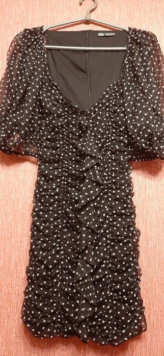 Сукня фірми " ZARA"