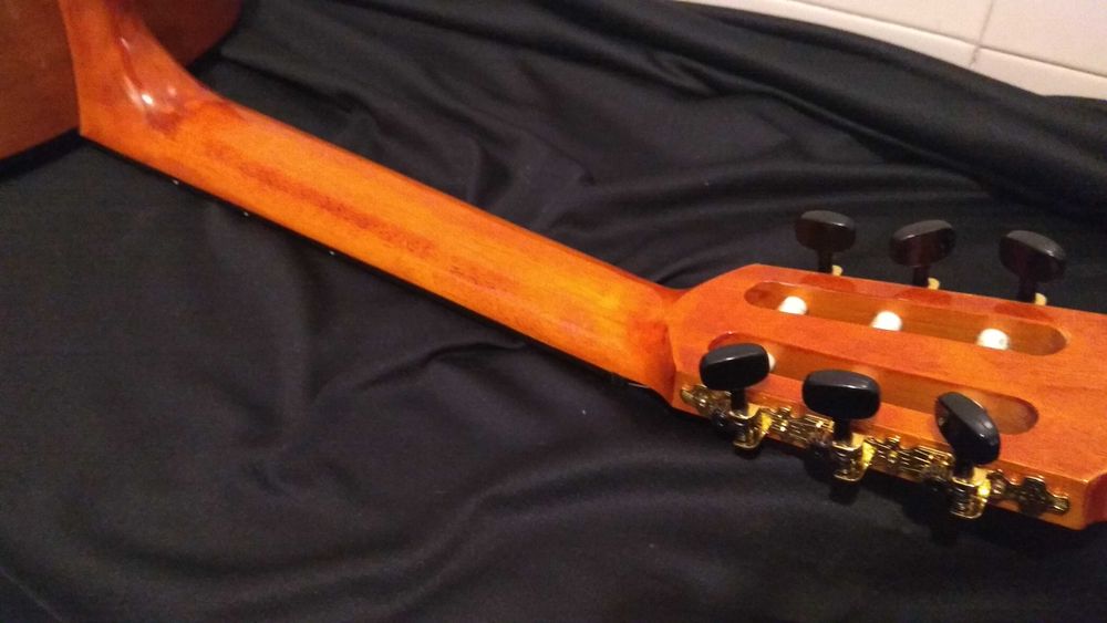 guitarra VALENCIA com trussrod