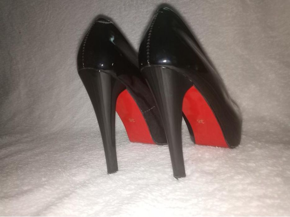 Туфлі нові, високий каблук